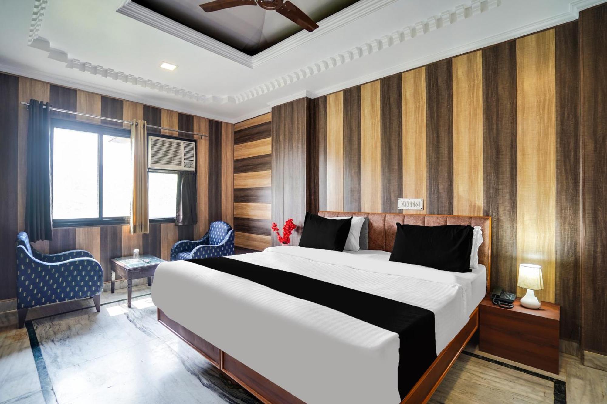 OYO 1110 Hotel Osheen Palace Udaipur Buitenkant foto
